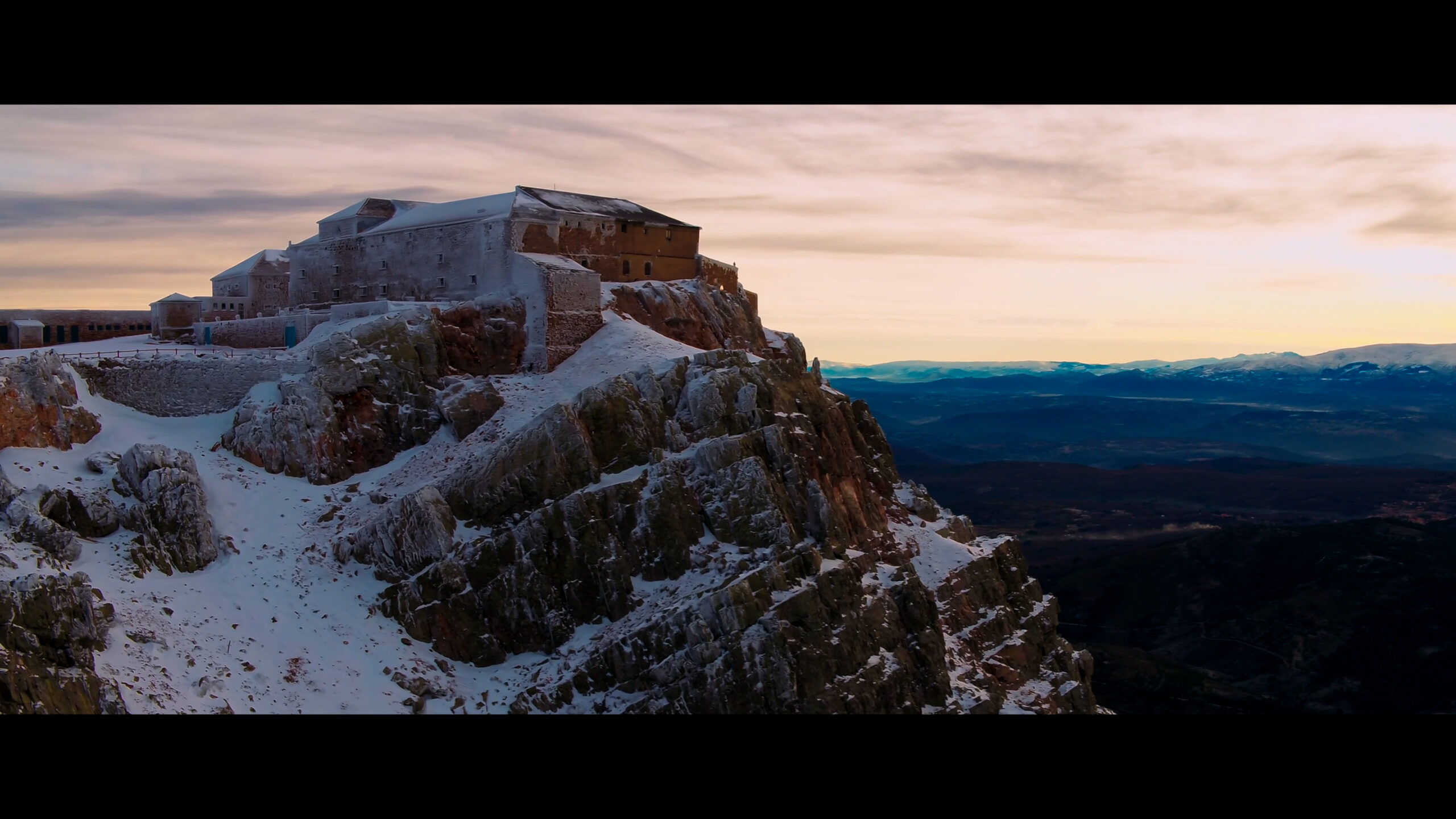 CLARET_STELLARUM FILMS.01_52_51_07.Imagen fija031