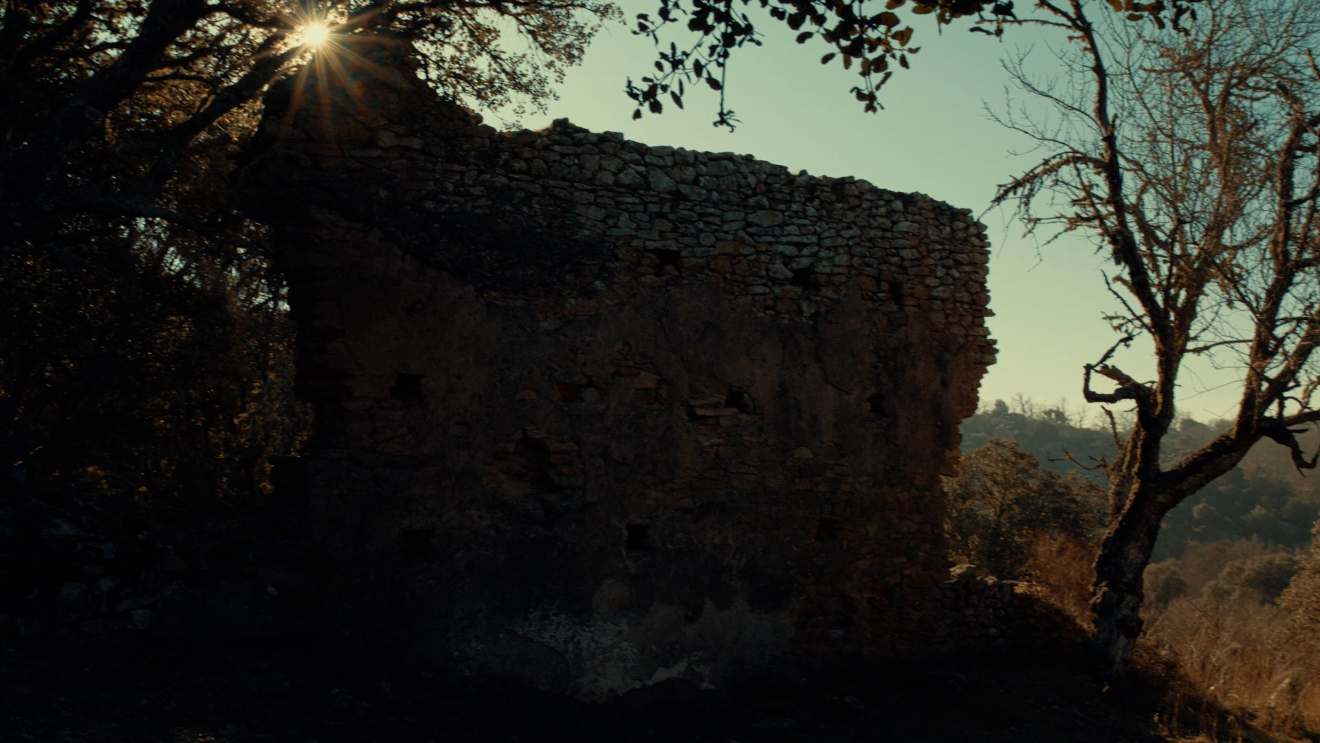 Fortificaciones, poblados y pizarras_sin subtitulos.00_02_33_17.Imagen fija008