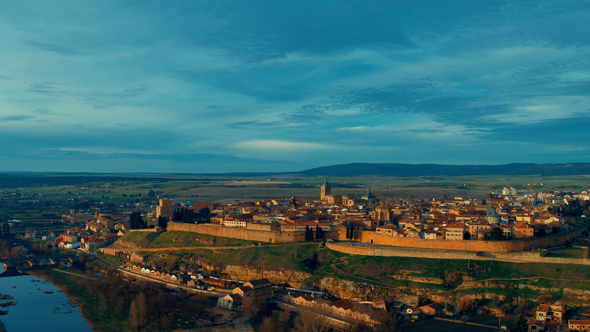 Fortificaciones, poblados y pizarras_sin subtitulos.00_09_57_07.Imagen fija011