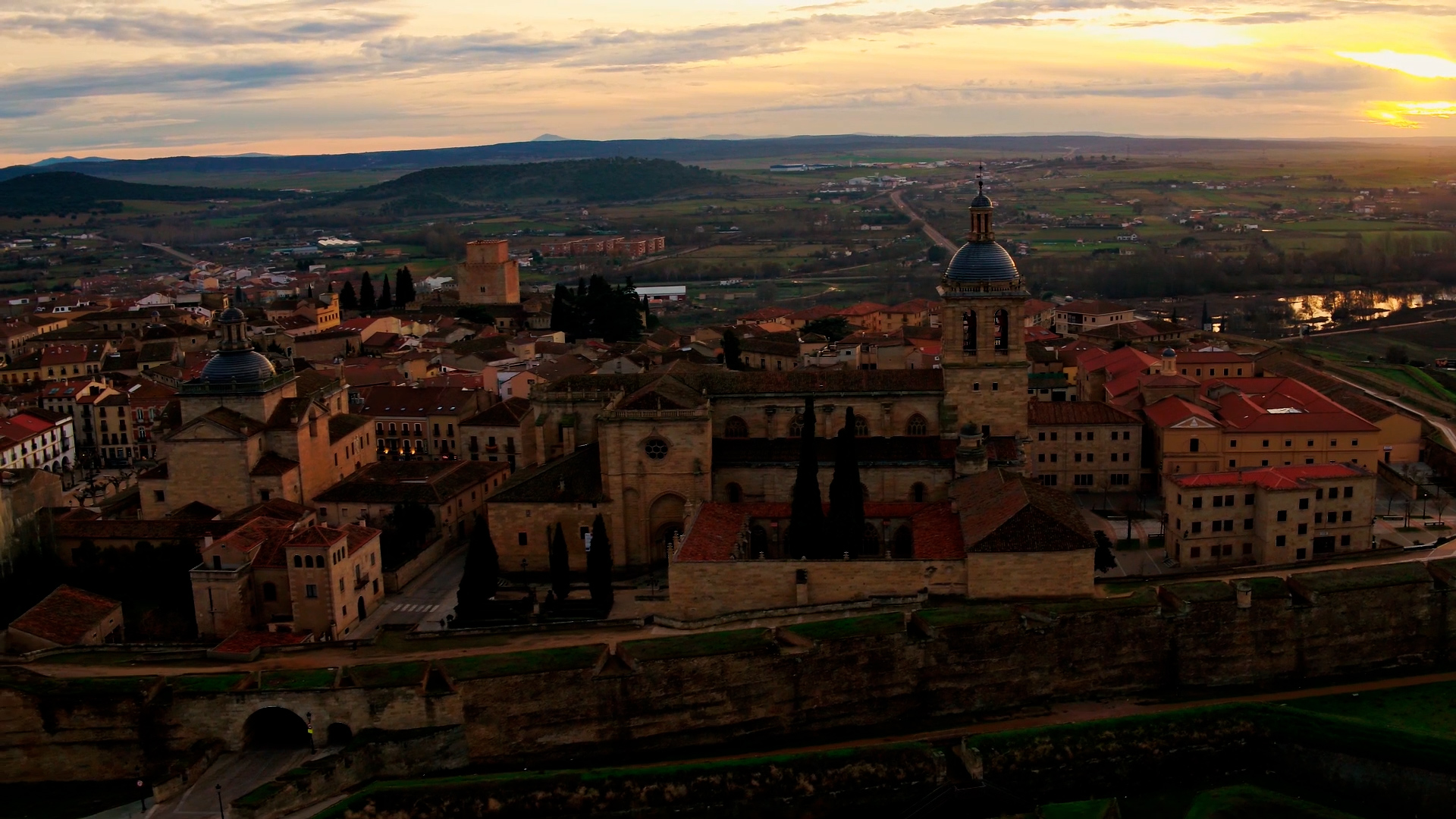 SPOT FITUR CR2021_CON LOGOS.00_01_47_11.Imagen fija008